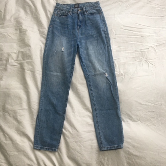 BDG Mom High Rise Jeans **Needs Repair** - Picture 2 of 4